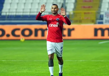 Quaresma bombası!