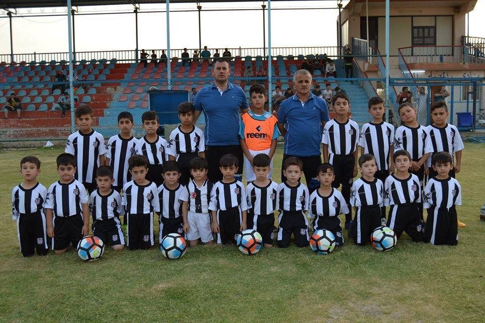 Mülteci çocukların moral kaynağı Beşiktaş