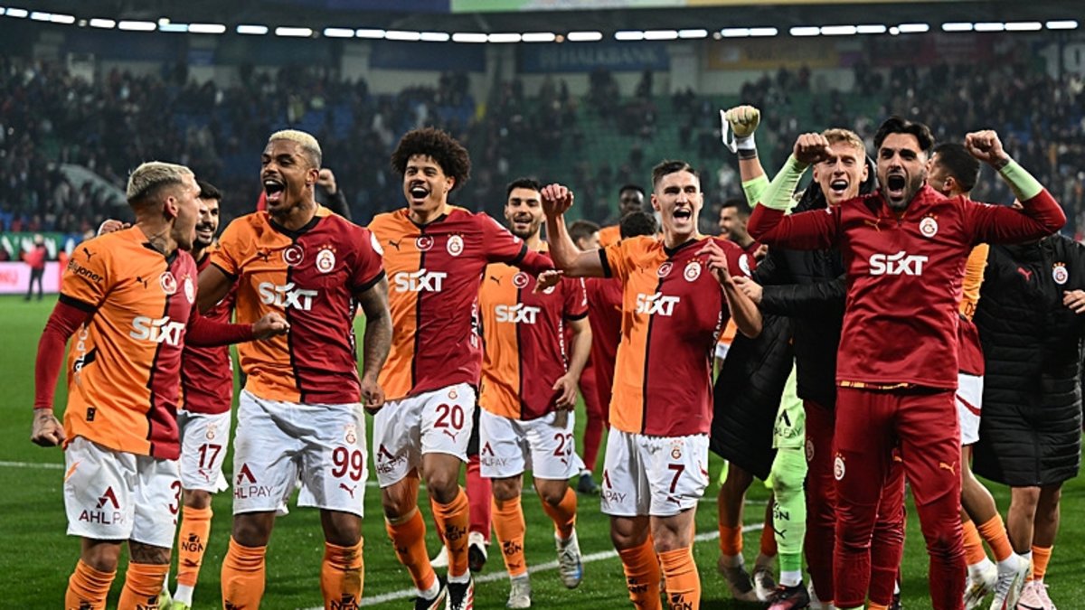 Galatasaray, AZ Alkmaar karşısında zoru başarmak için sahada! Galatasaray, AZ Alkmaar karşısında zoru başarmak için sahada!