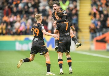 Ozan Tufan yıldızlaştı Hull City kazandı