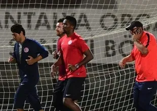 Eto'o antrenmanda, Antalyaspor maçta