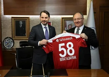Bakan Albayrak'a Sivas forması