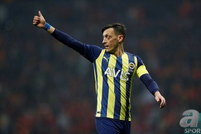Mesut Özil Fenerbahçe’de kalacak mı? Menajeri resmen açıkladı