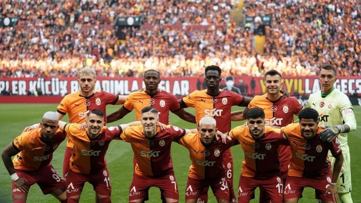 Şampiyon Galatasaray İzmir'de sahne alıyor! İşte Okan Buruk'un Göztepe maçı 11'i Şampiyon Galatasaray İzmir'de sahne alıyor! İşte Okan Buruk'un Göztepe maçı 11'i