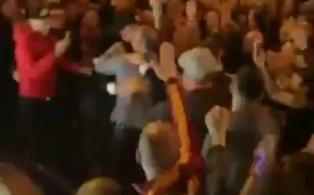 Roma başkanı havuza atladı!