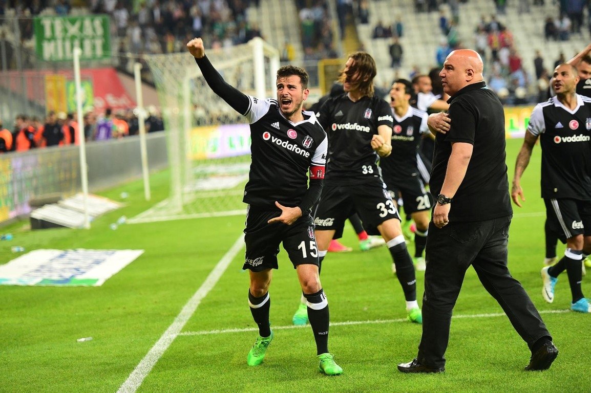 Oğuzhan Özyakup el yakıyor!
