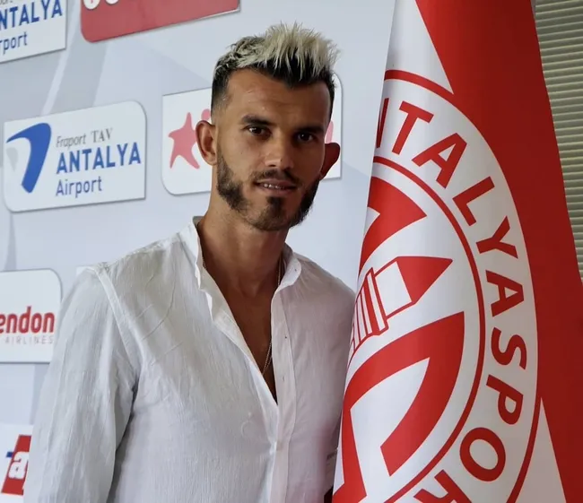 Son dakika spor haberi: Antalyaspor Güray Vural'ı kadrosuna kattığını açıkladı! - 1