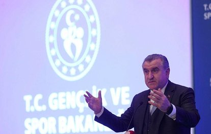 Gençlik ve Spor Bakanı Osman Aşkın Bak  Eczacıbaşı Dynavit ve VakıfBank’ı tebrik etti!