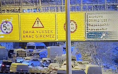 İstanbul Valisi Ali Yerlikaya TEM ve E-5’te park edilen araçlar için uyarıda bulundu!