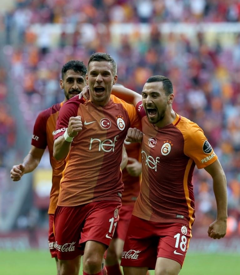 Podolski için 10 milyon Euro