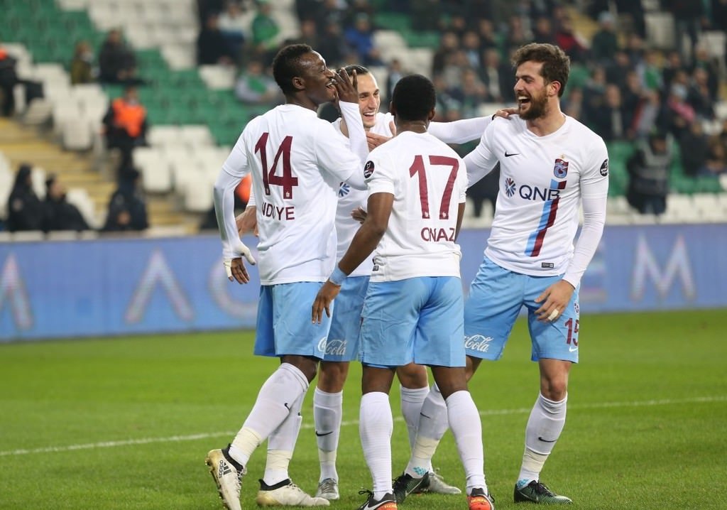 Bursaspor-Trabzonspor karşılaşmasından kareler