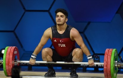 Muhammed Furkan Özbek’ten 3 madalya birden!