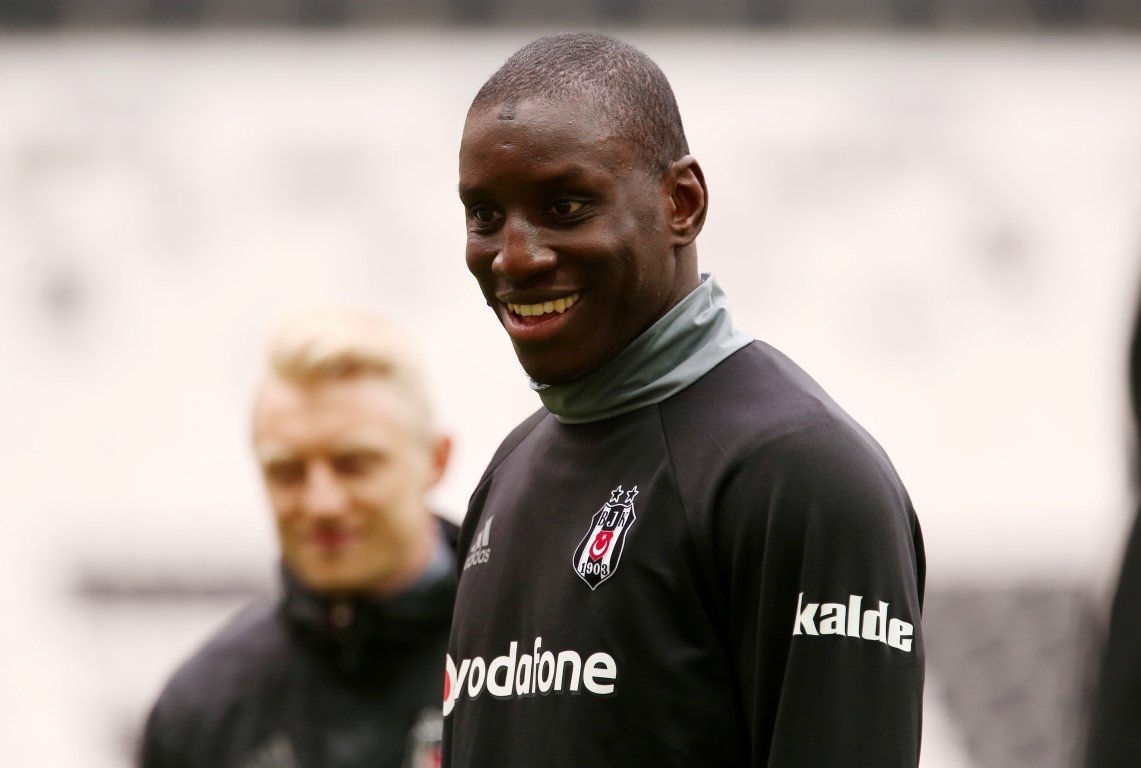 Demba Ba sahalara dönüyor