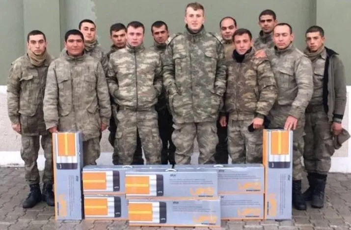 Arda Turan'dan askerlerimize büyük jest - 1
