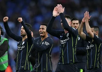 Manchester City kupada finalde