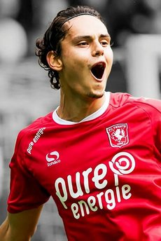 Enes Ünal atmaya devam ediyor!