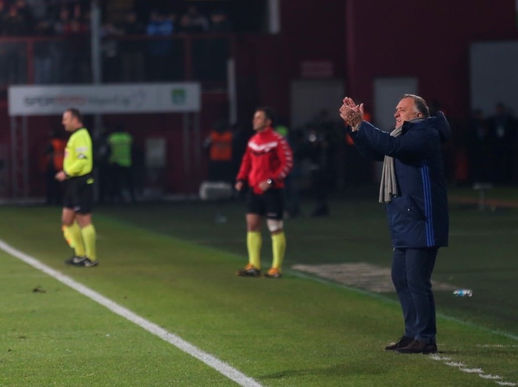 Fenerbahçe’de Advocaat paniği!