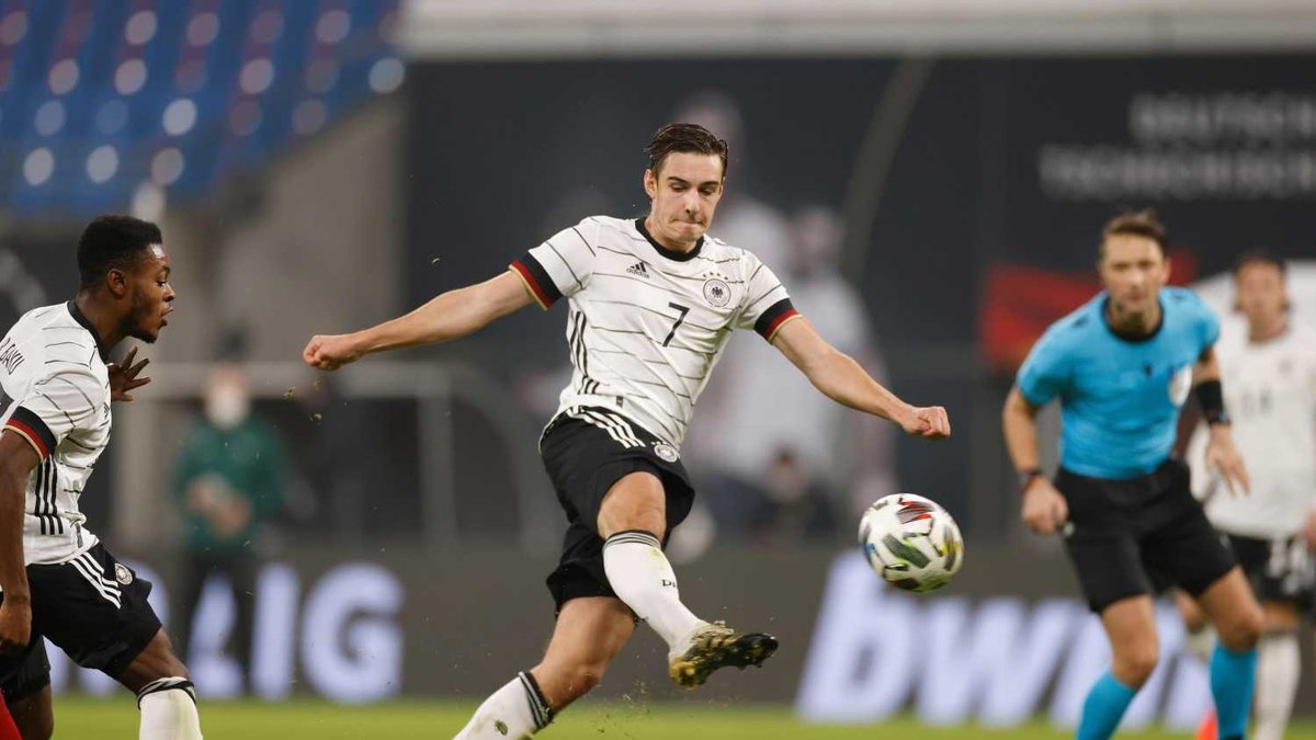 Beşiktaş'tan 10 numara transfer! Florian Neuhaus için resmi açıklama geldi Beşiktaş'tan 10 numara transfer! Florian Neuhaus için resmi açıklama geldi