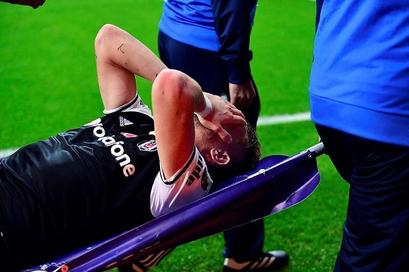 Caner Erkin sezonu kapattı