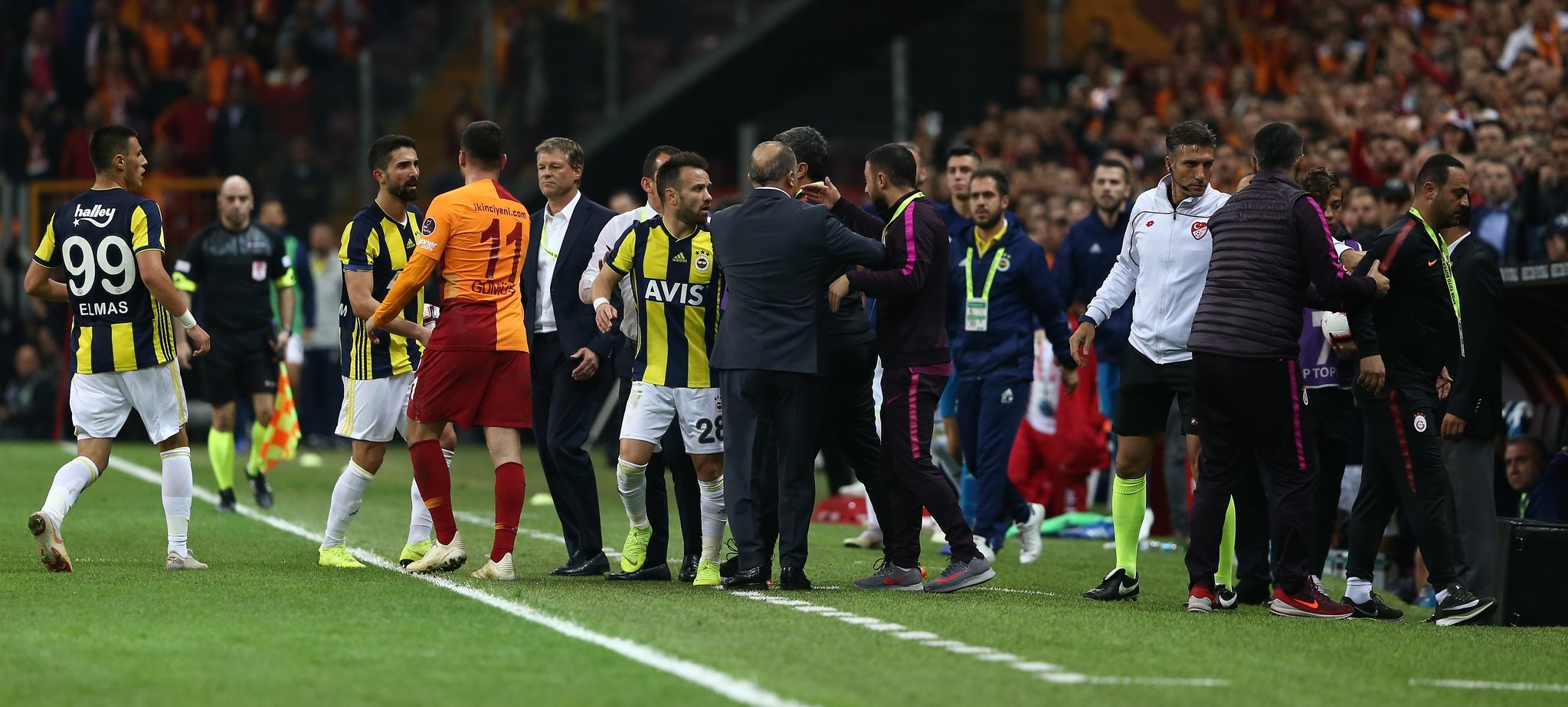 Derbide saha kenarı karıştı!