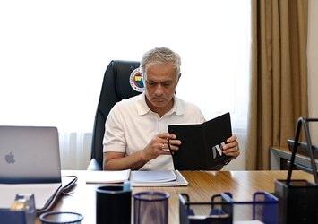 Mourinho takıma neşteri vurdu! 17 ayrılık birden