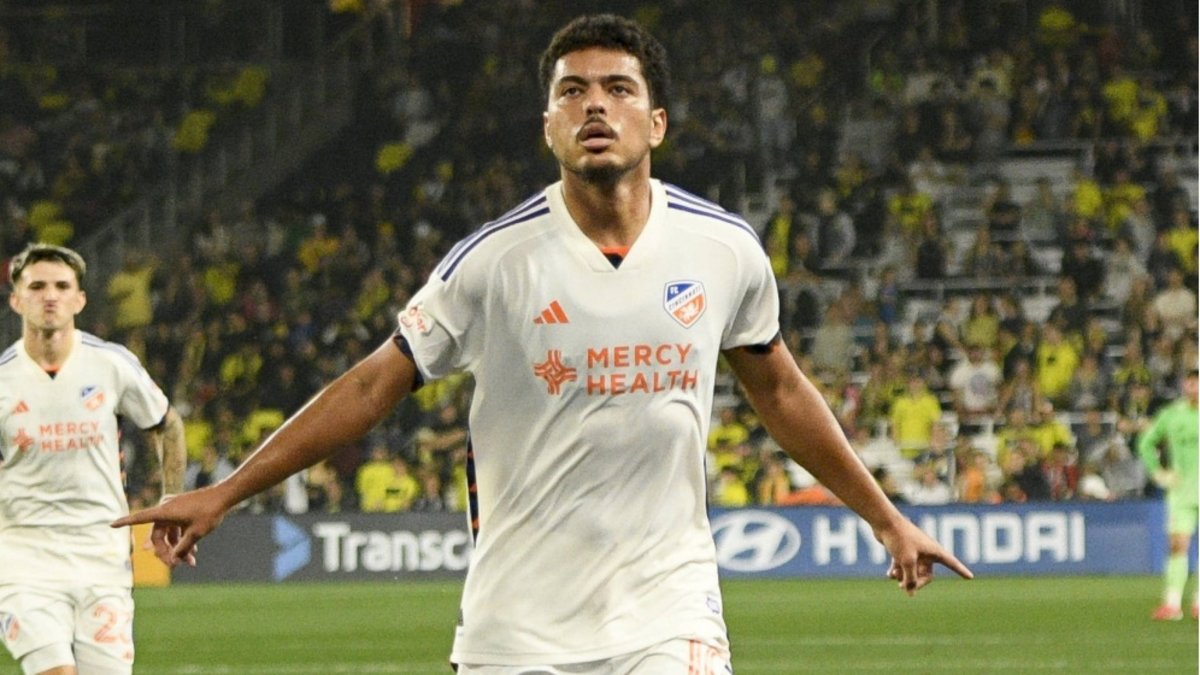 TRANSFER HABERİ: Fenerbahçe'ye sambacı 10 numara! ABD'den geliyor TRANSFER HABERİ: Fenerbahçe'ye sambacı 10 numara! ABD'den geliyor