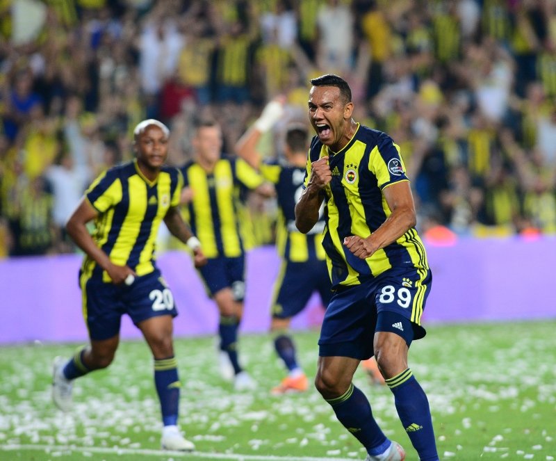 Josef de Souza’dan sürpriz imza!