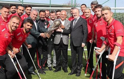 TFF Başkanı Mehmet Büyükekşi Dünya Şampiyonu Ampute Milli Takımı ile bir araya geldi!