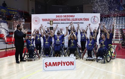 Fenerbahçe Göksel Çelik 59-53 İzmir BBSK MAÇ SONUCU-ÖZET Basketbolda şampiyon F.Bahçe!