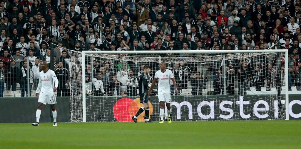 Beşiktaş-Benfica mücadelesinden kareler