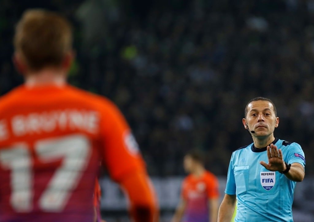 Cüneyt Çakır’a SMS yağmuru