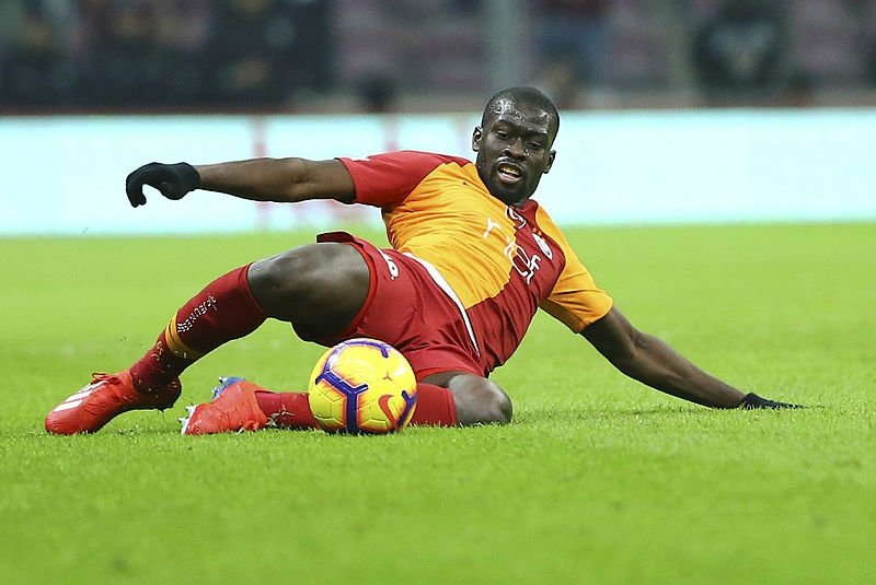 Galatasaray’da orta sahaya operasyon!