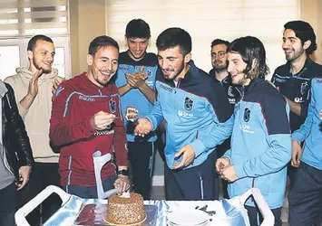 Tunahan için pasta kesildi