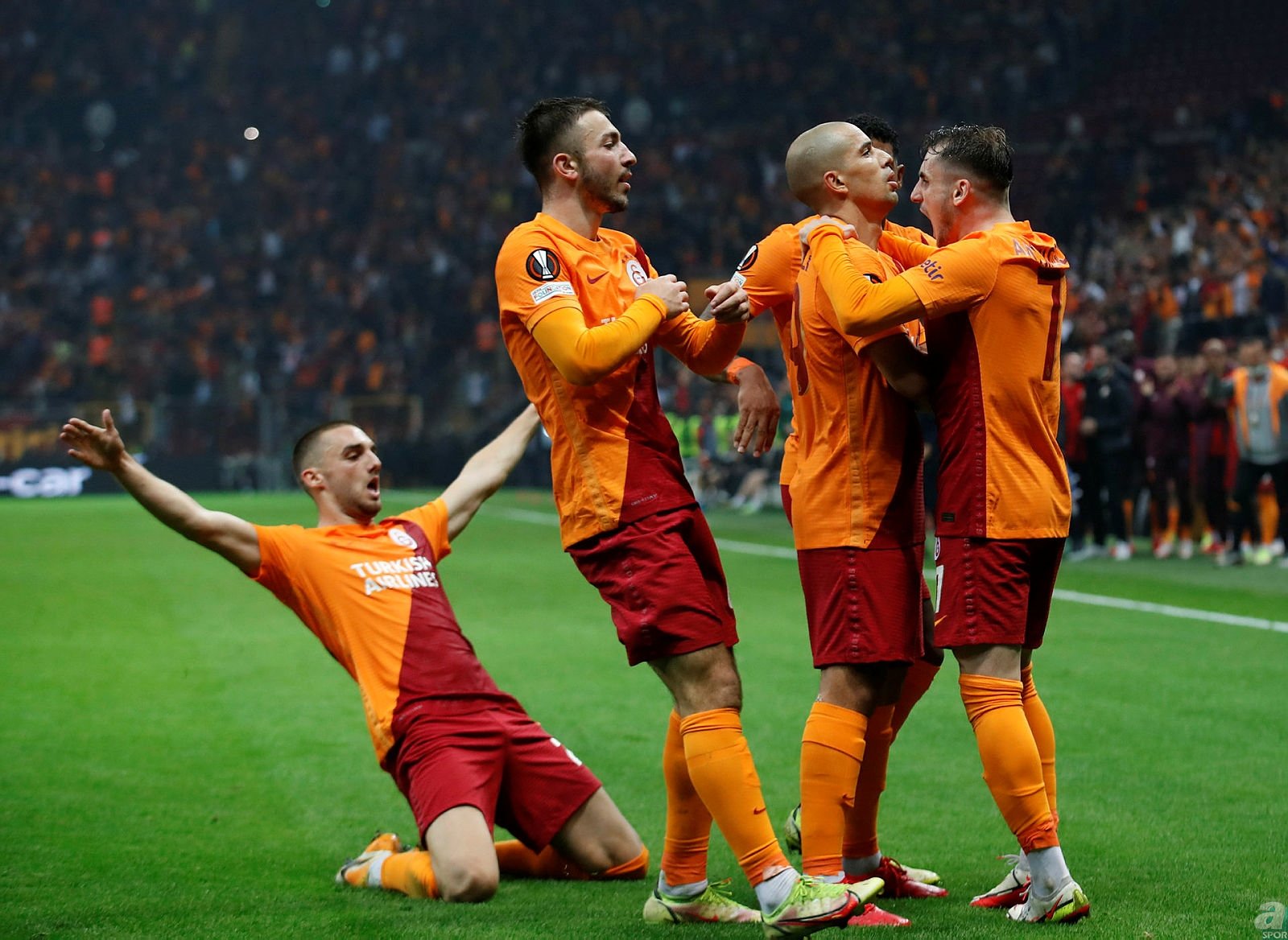 Galatasaray Haberleri Galatasaray Dan Dev Transfer Operasyonu Tam 12 Futbolcu Sayfa 1 Galatasaray 13 Aralik 2021 Pazartesi