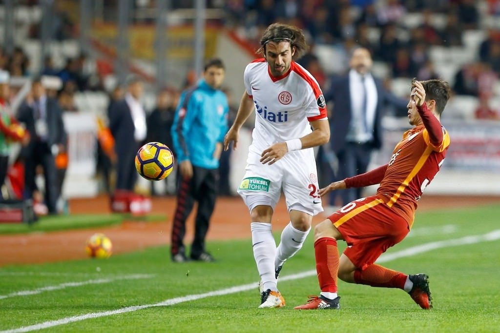 Antalyaspor-Galatasaray karşılaşmasından kareler