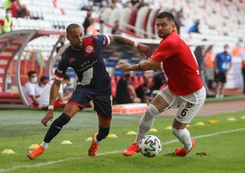 Antalya'da 4 kırmızı, 2 gol, kazanan yok!