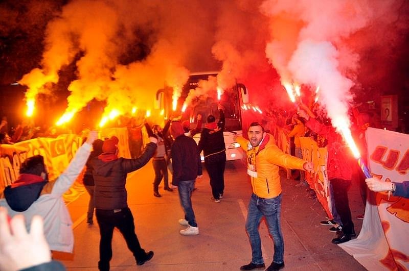 Galatasaray’ın yıldızına küfürlü tepki