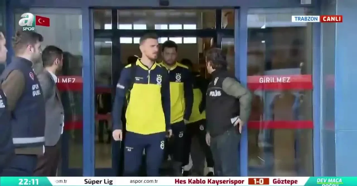 Canlı yayında açıkladı! "Fenerbahçe'nin gündeminde 3 isim var"