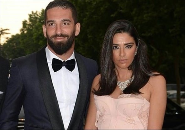 Aslıhan Doğan’dan Arda Turan’a barış mesajı