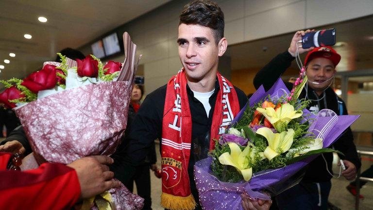 En çok bonservis ödenen 20 yıldız