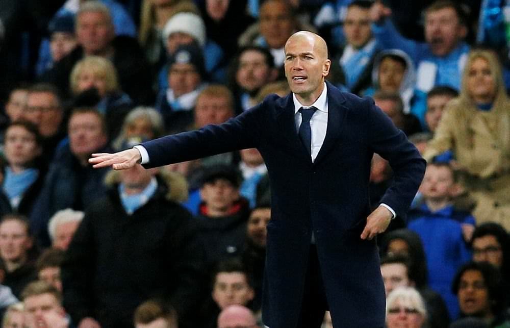 Zidane’ın pantolonu yırtılınca...