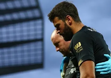 Alisson'dan Liverpool'a kötü haber