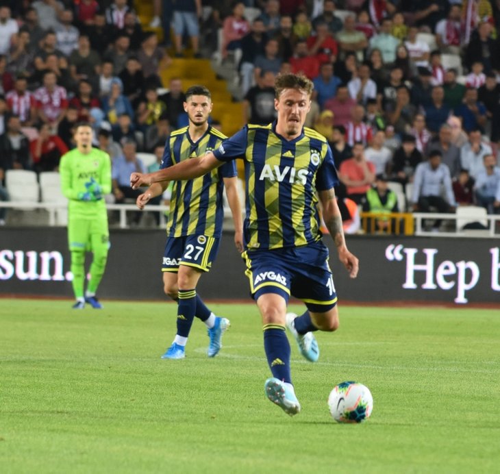 Fenerbahçe taraftarından Sivasspor maçı sonrası isyan!