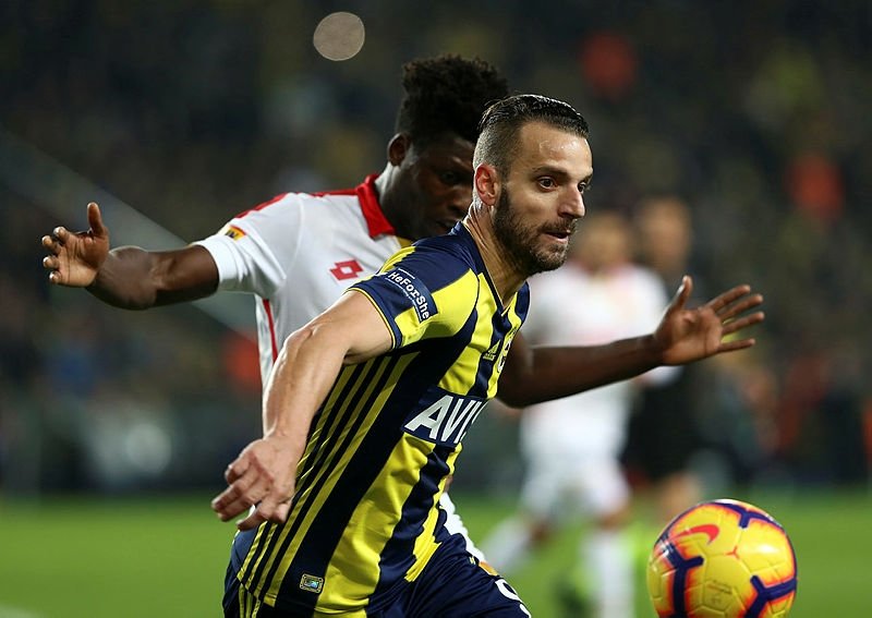 Ersun Yanal krizi bu sözlerle önledi!