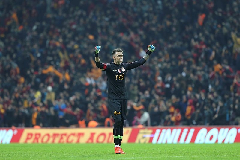 Fernando Muslera en iyi ilk 5’te