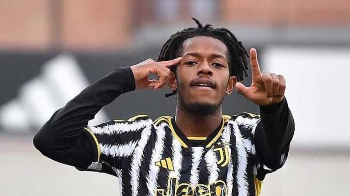 TRANSFER HABERİ: Galatasaray'a 21'lik yetenek! Juventus'un göz bebeği Aslan oluyor TRANSFER HABERİ: Galatasaray'a 21'lik yetenek! Juventus'un göz bebeği Aslan oluyor