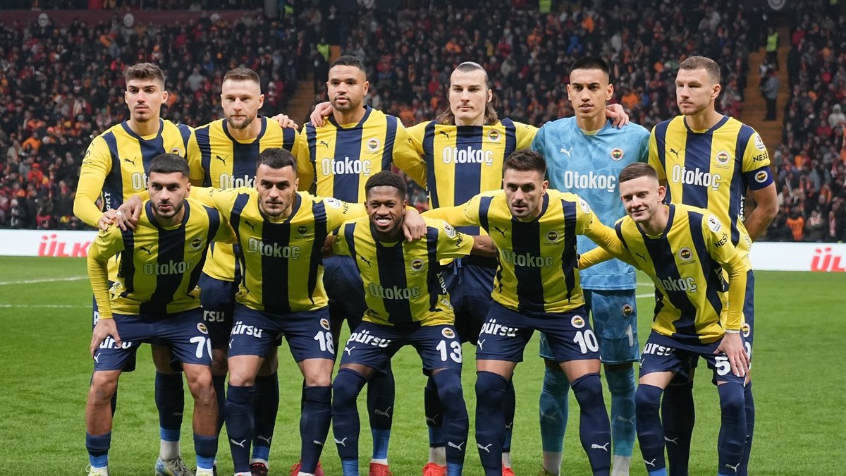 TRANSFER HABERLERİ | Fenerbahçe'de flaş ayrılık gelişmesi! İtalyan ekibi o isim için geliyor TRANSFER HABERLERİ | Fenerbahçe'de flaş ayrılık gelişmesi! İtalyan ekibi o isim için geliyor