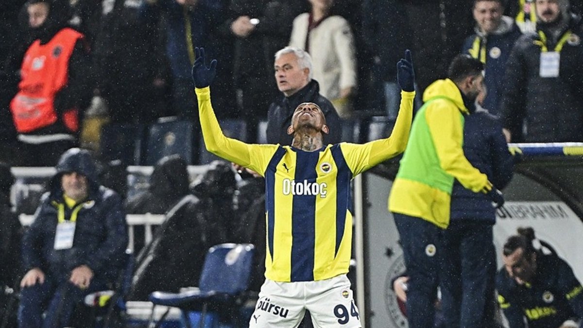 FENERBAHÇE HABERİ - Jose Mourinho'dan flaş Talisca kararı! Net Global Sivasspor maçında... FENERBAHÇE HABERİ - Jose Mourinho'dan flaş Talisca kararı! Net Global Sivasspor maçında...