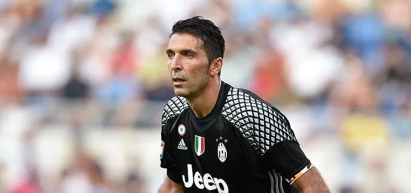 Buffon'a 'Altın Ayak' ödülü
