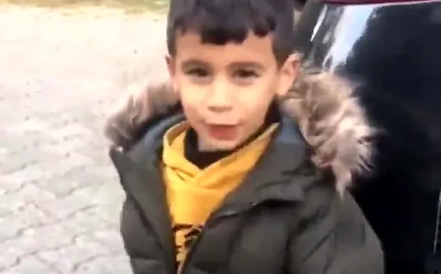 Mohamed Belhanda İstiklal Marşı okuyor